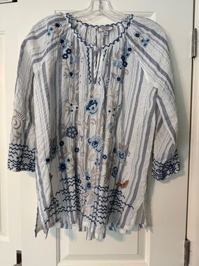 Johnny Was Blue and White Embroidered Peasant Tunic. 100% cotton